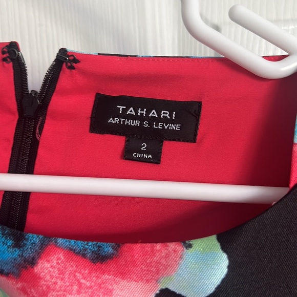 Dress - Picture 3 of 3